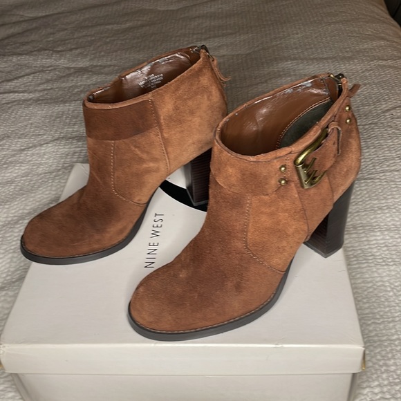 Nine West Suede bootie size 7.5 - Picture 8 of 12